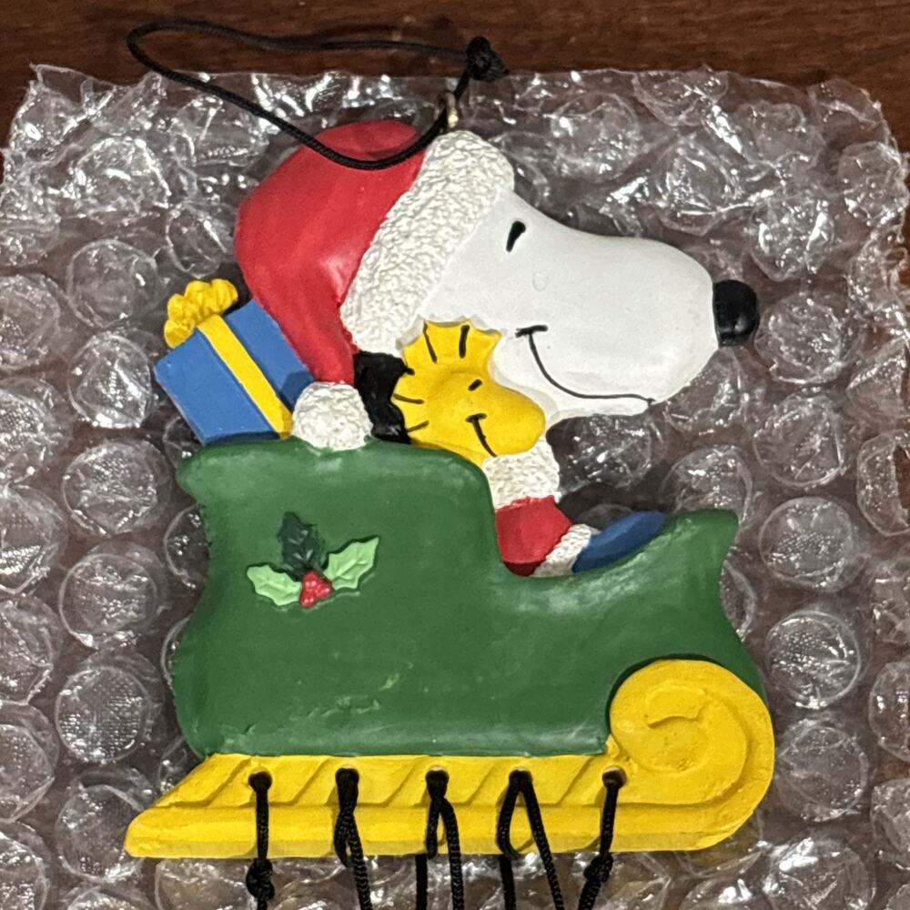 Vintage Peanuts Snoopy Woodstock Christmas Santa Mini Wind Chime In Box NCE 1996 - Picture 2 of 12